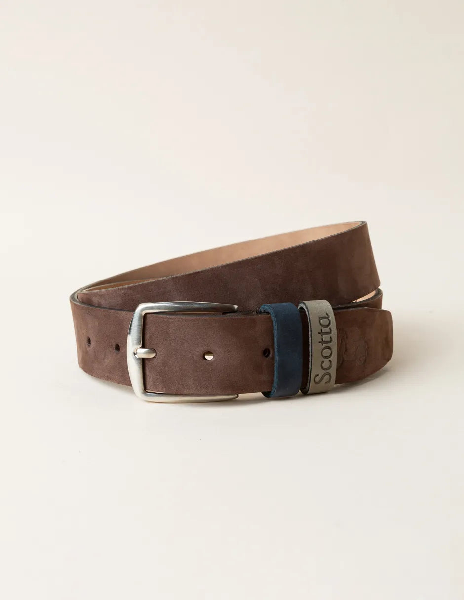 Cinturón de piel marrón