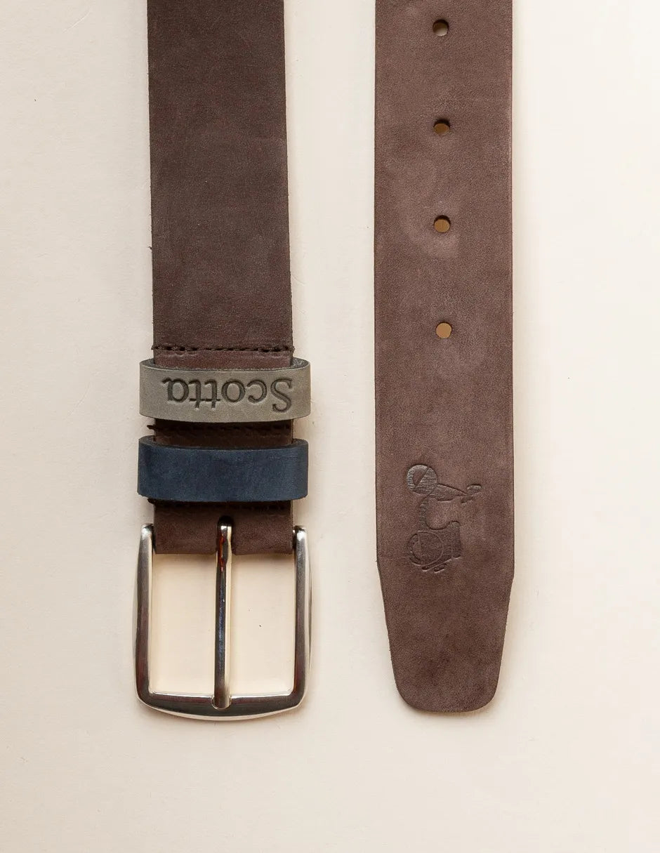 Cinturón de piel marrón