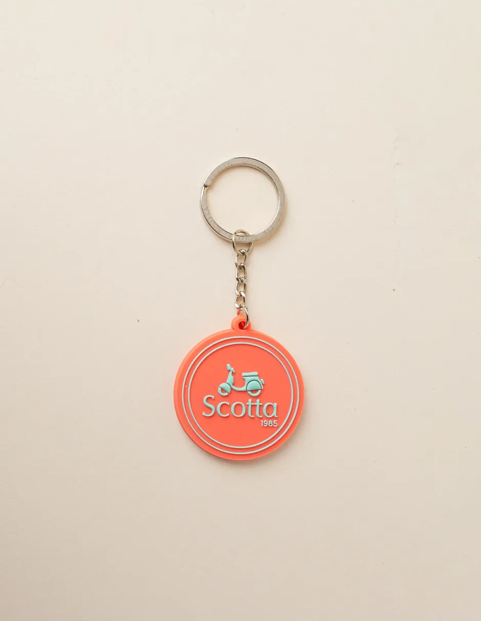 Llavero de goma con logo