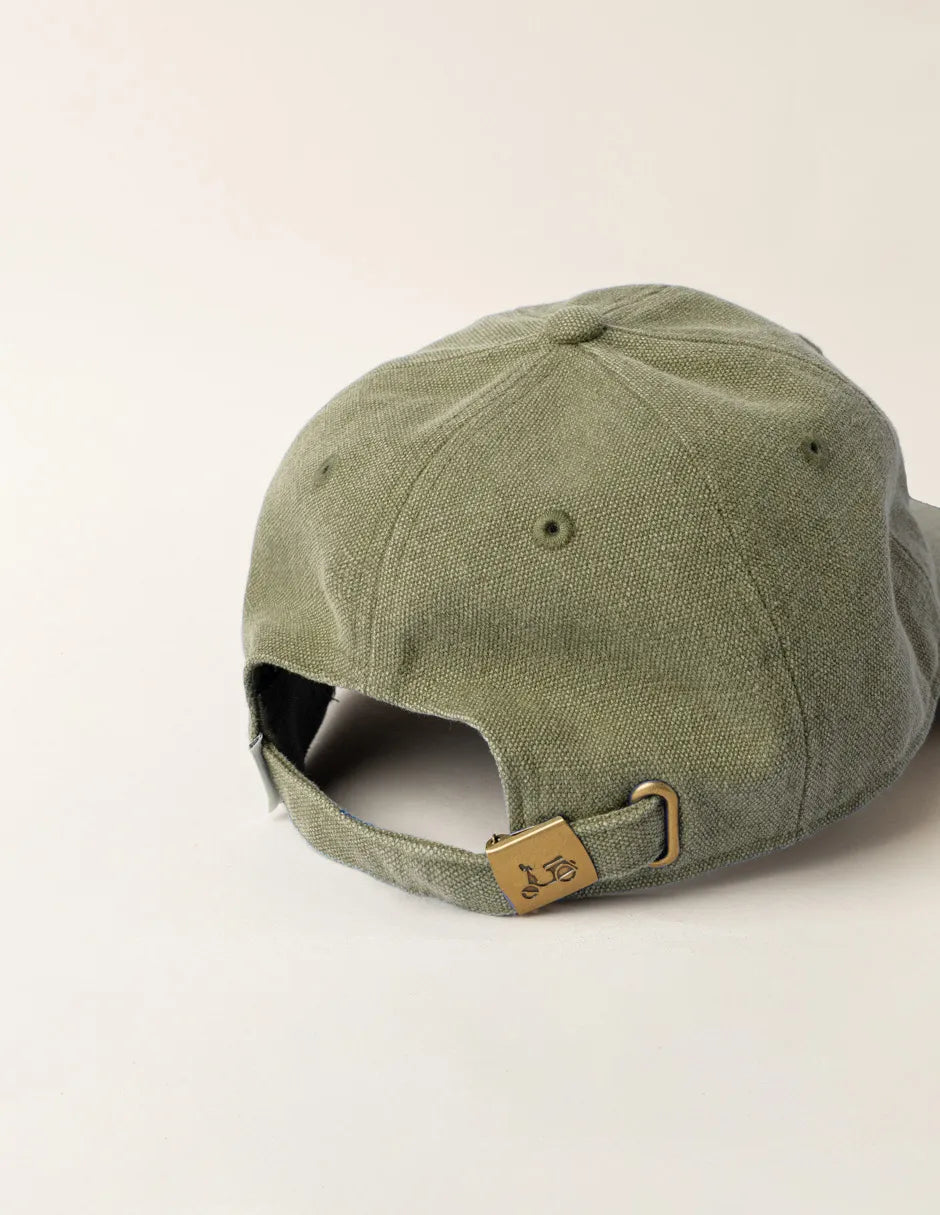 Gorra verde con logo