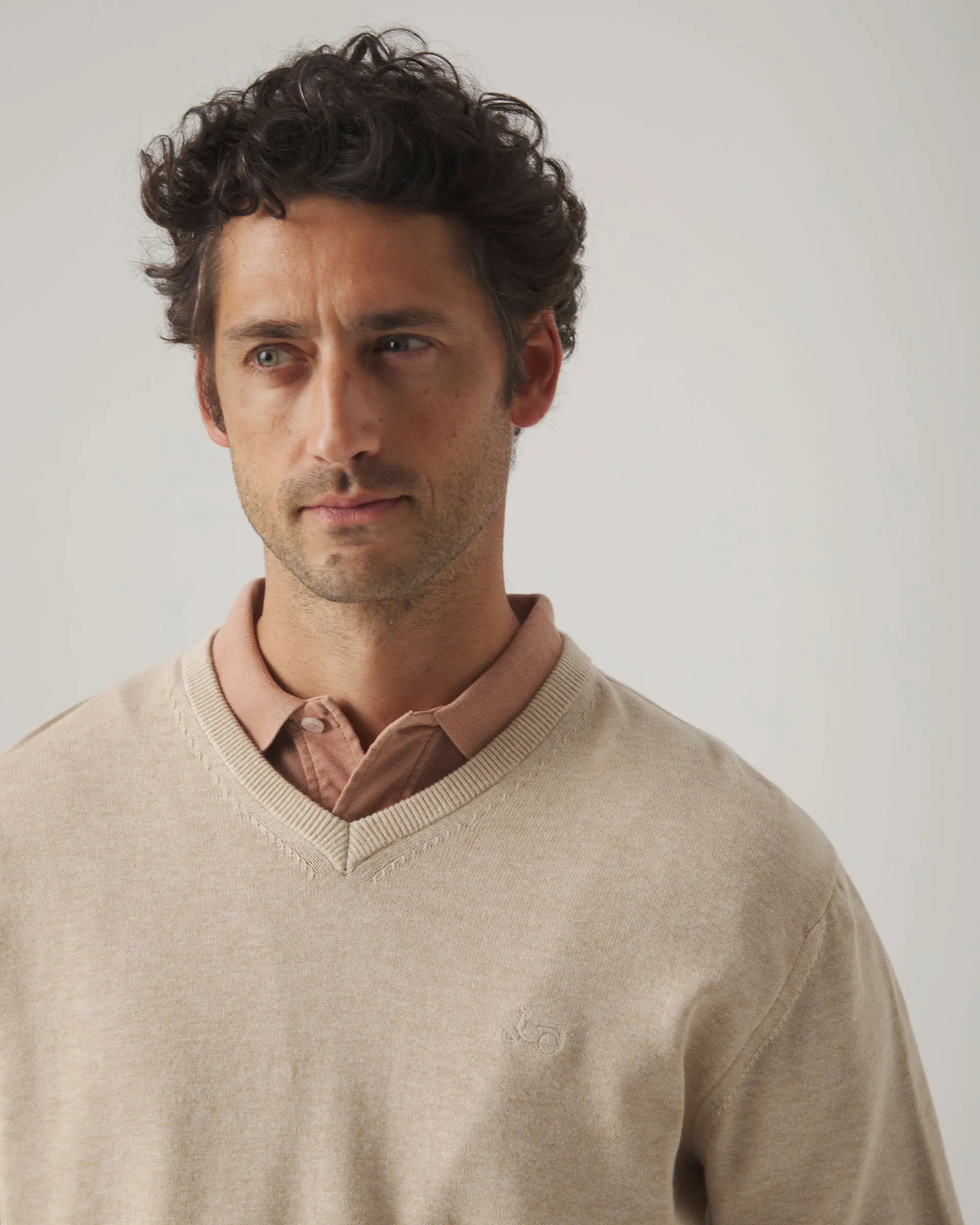 Jersey de pico beige con logo