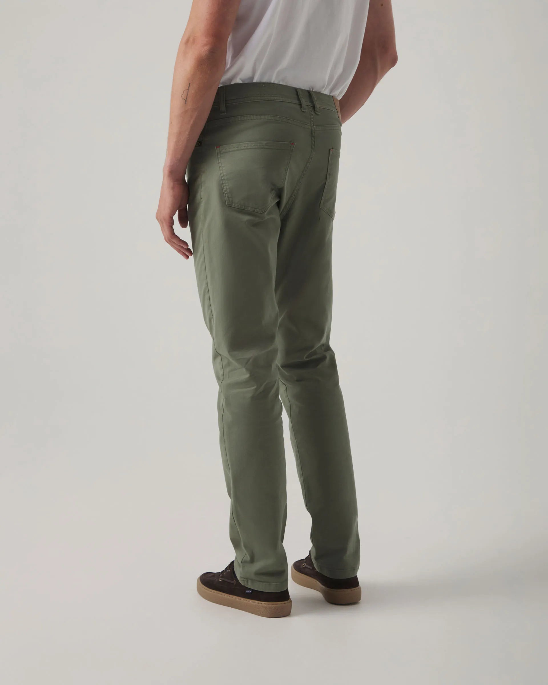 Pantalón 5 bolsillos verde khaki