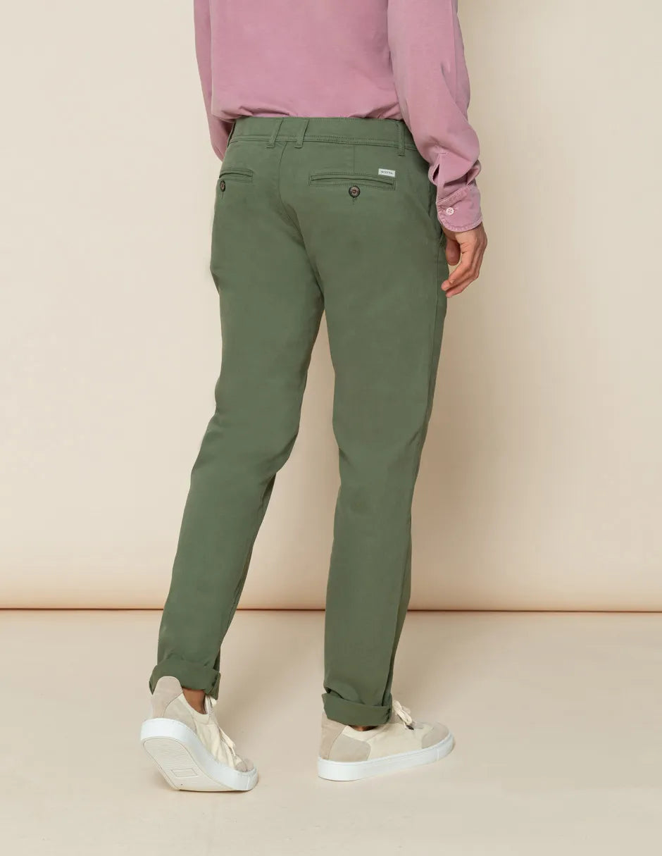 Chino verde khaki de hombre