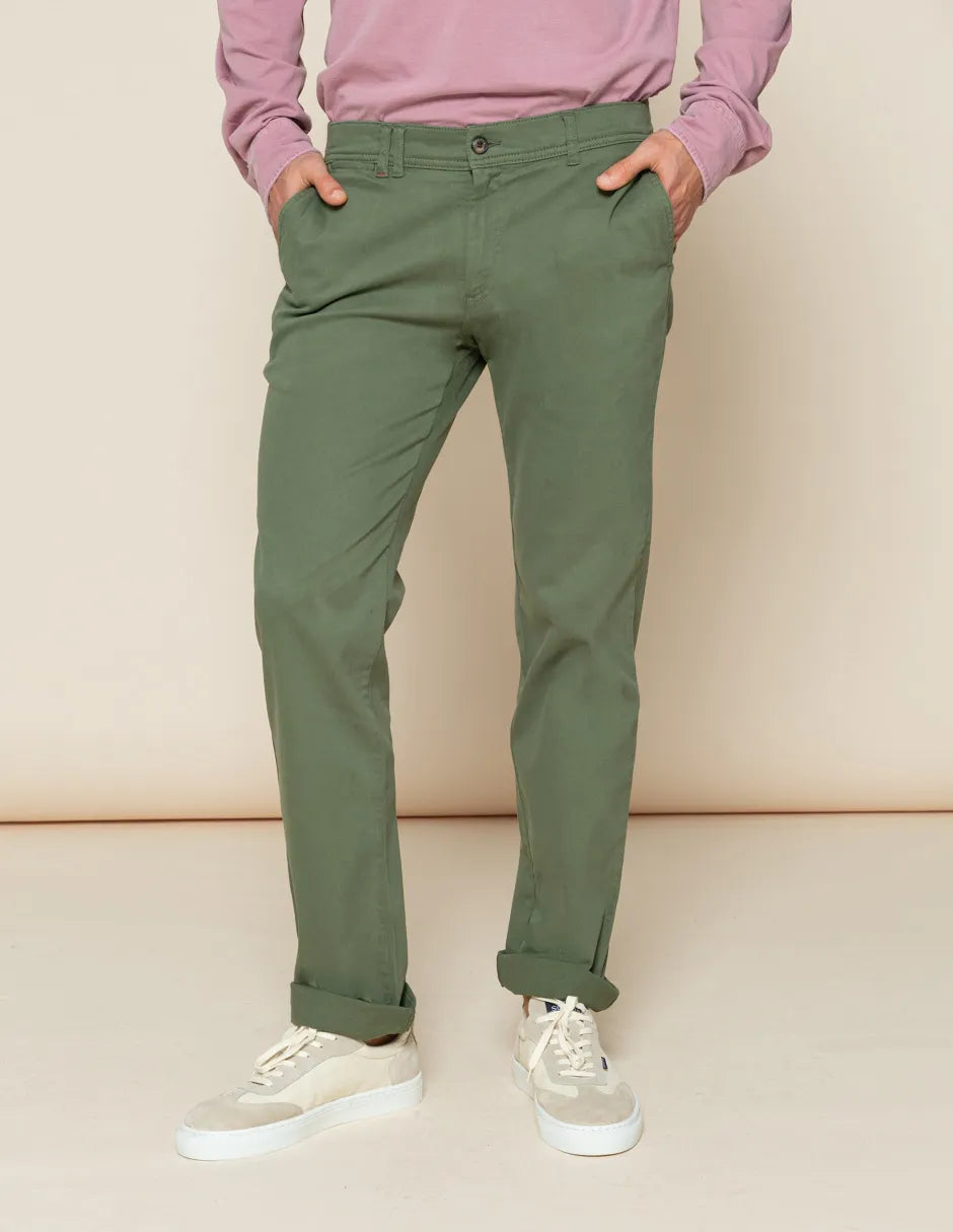 Chino verde khaki de hombre