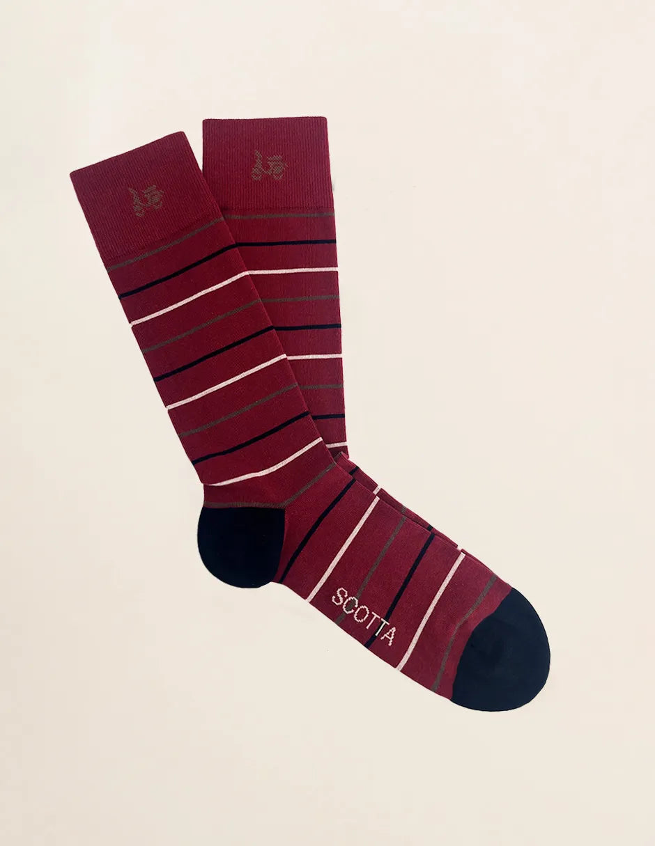 Calcetines burdeos de rayas