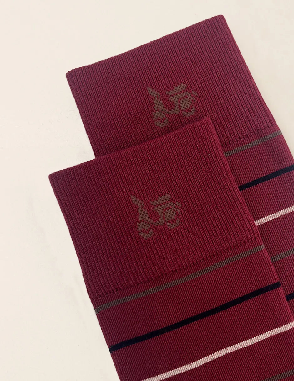 Calcetines burdeos de rayas