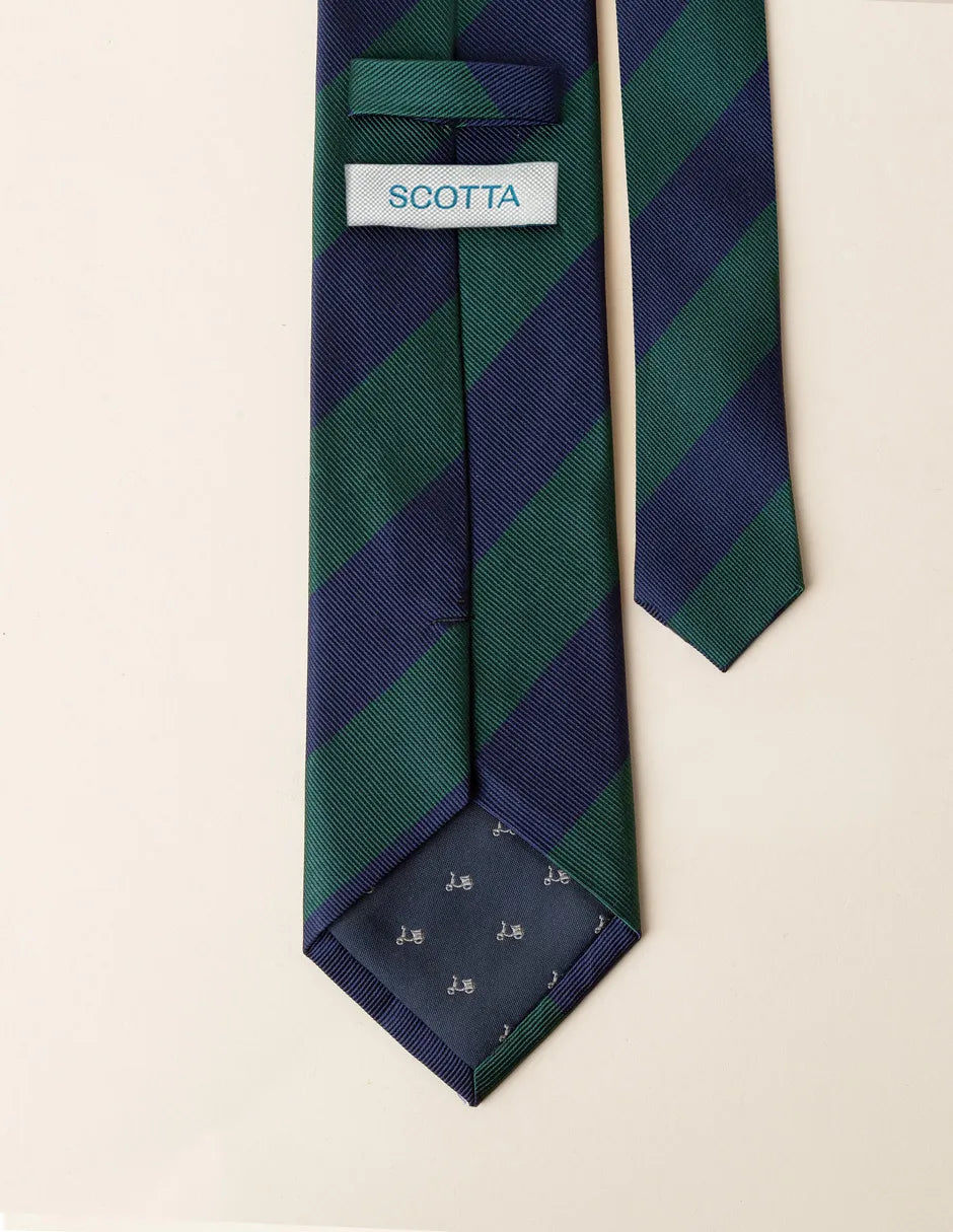 Corbata a rayas marino y verde