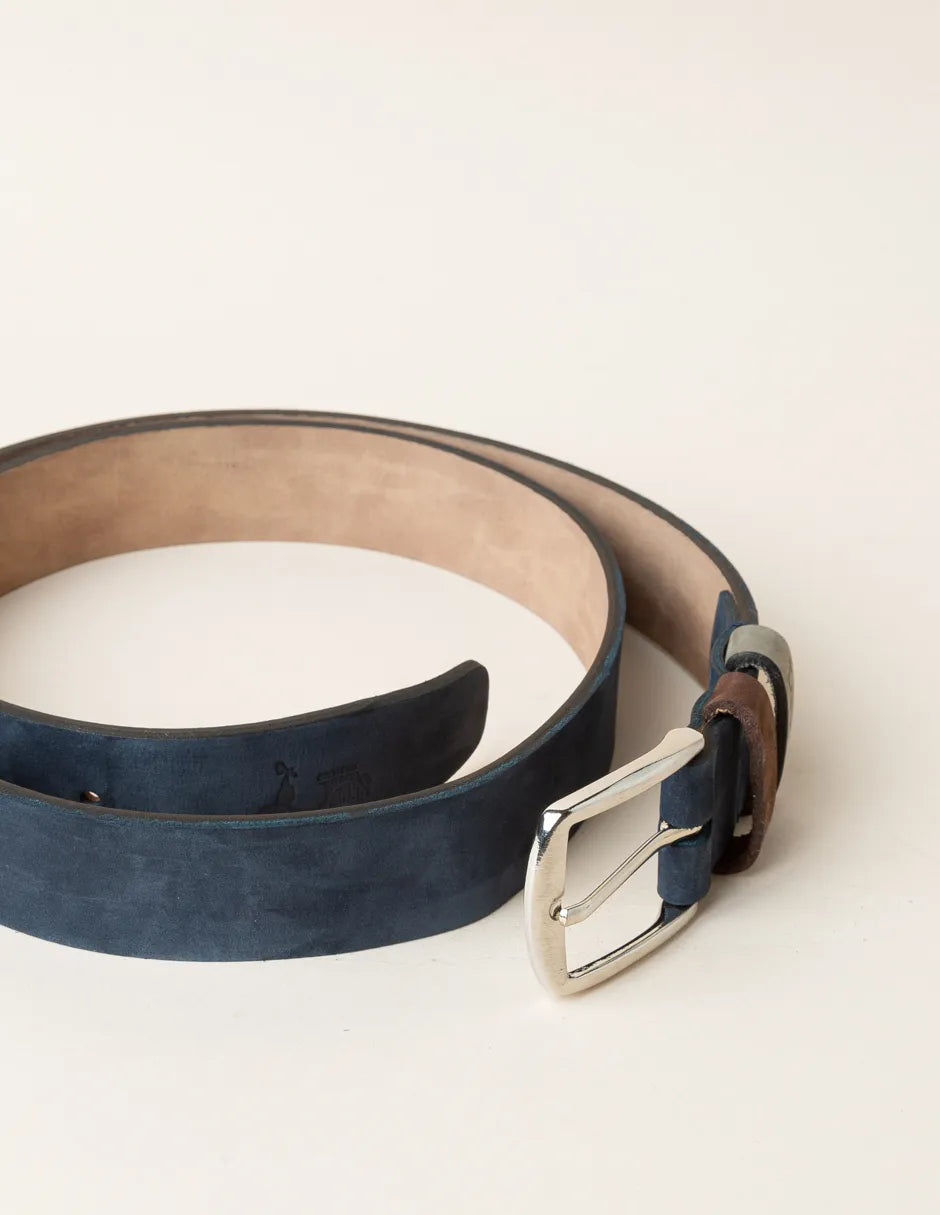 Cinturón de piel azul marino