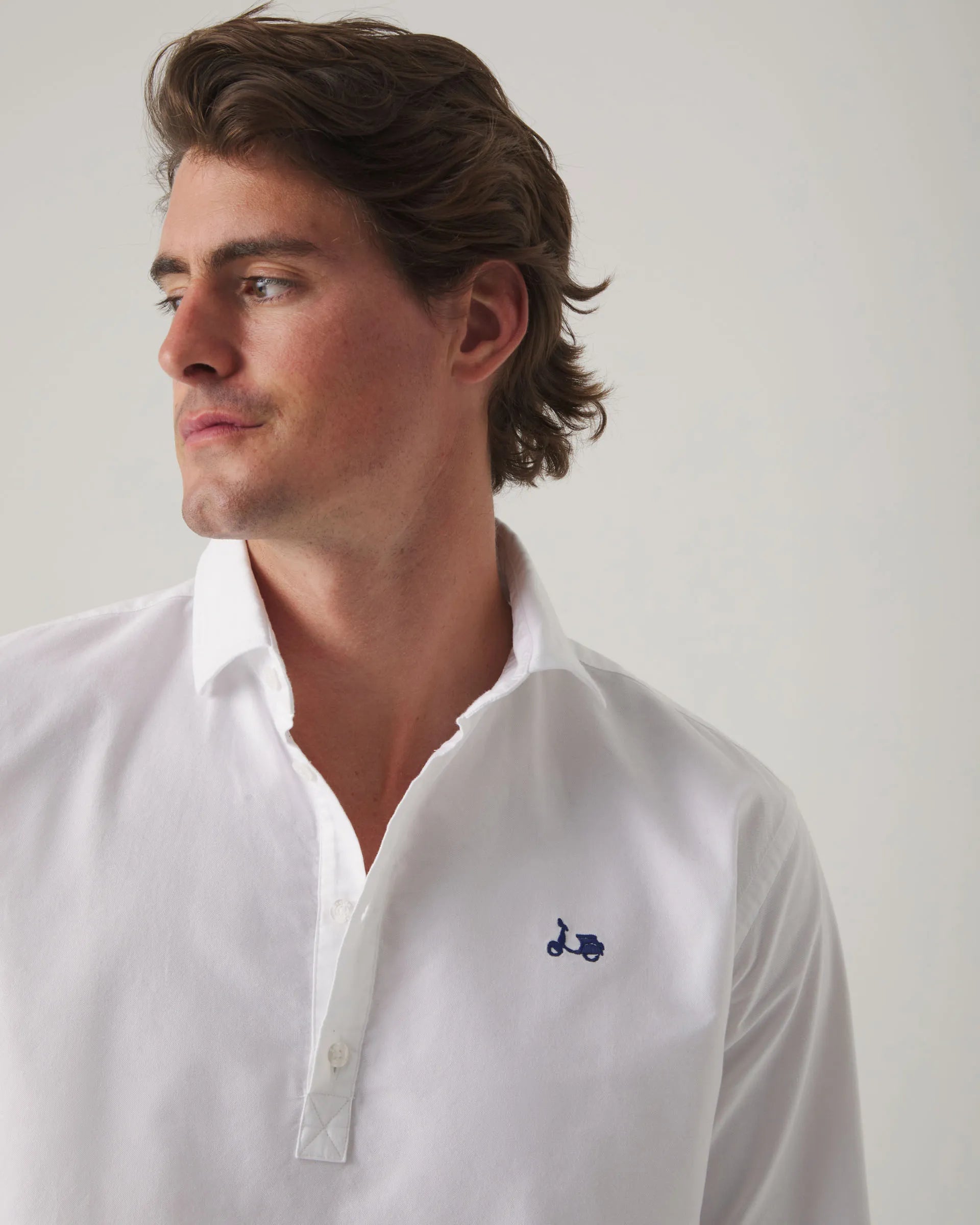 Camisa de hombre polera blanca