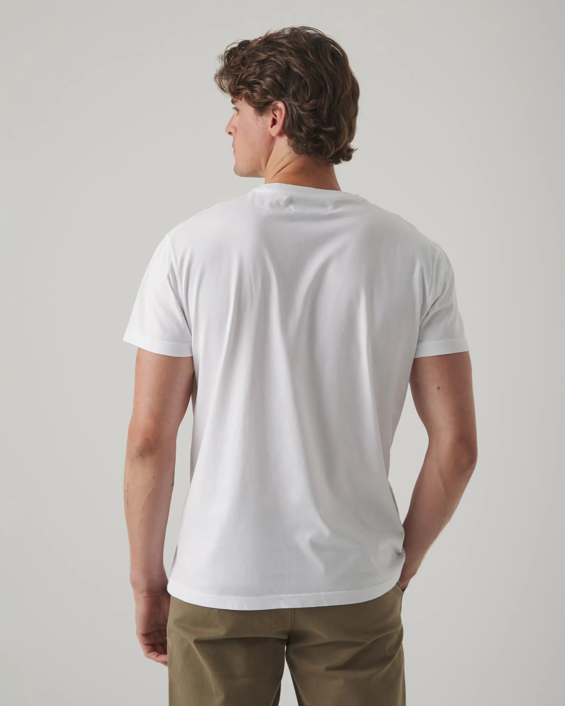 Camiseta blanca básica logo