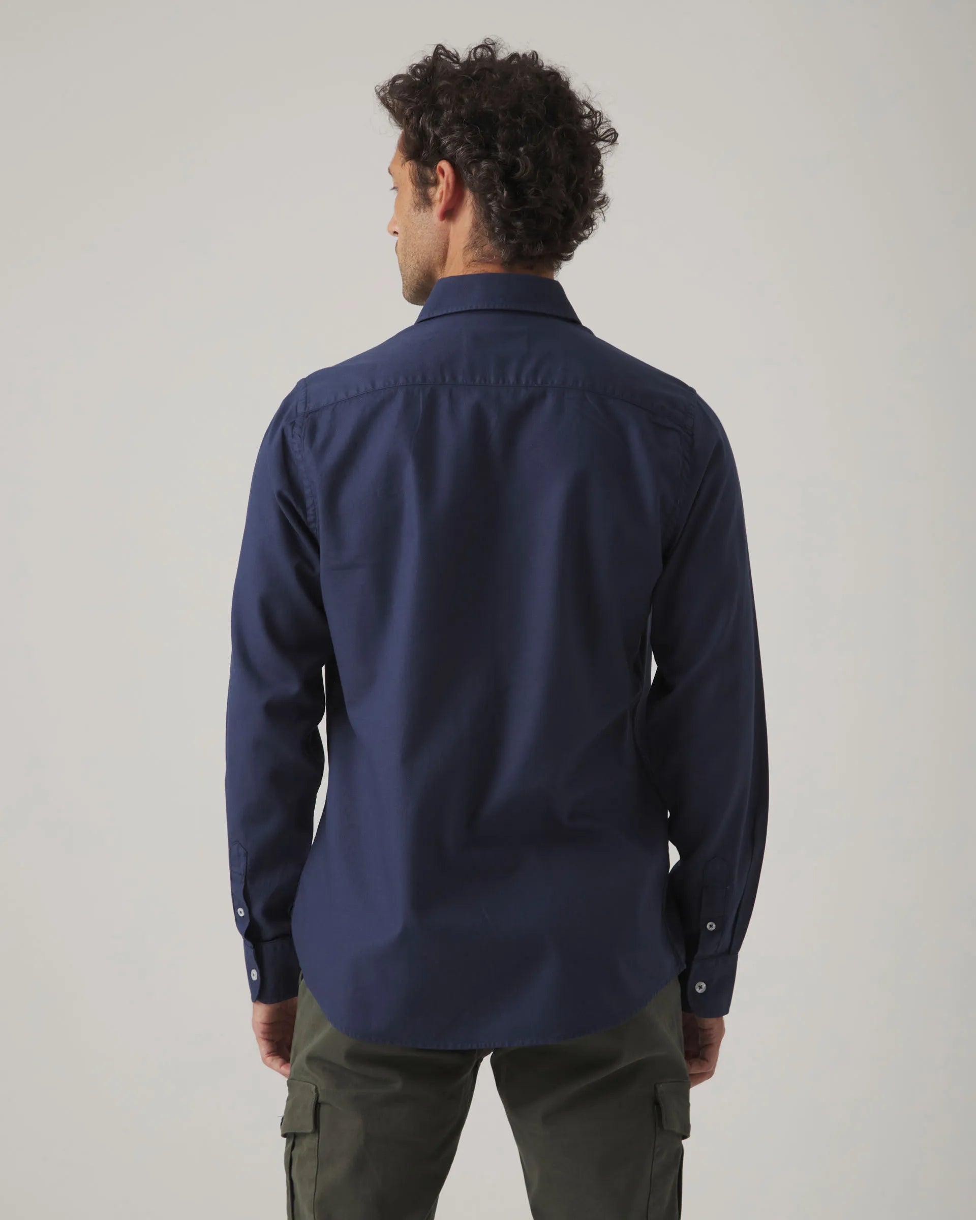 Camisa azul marino