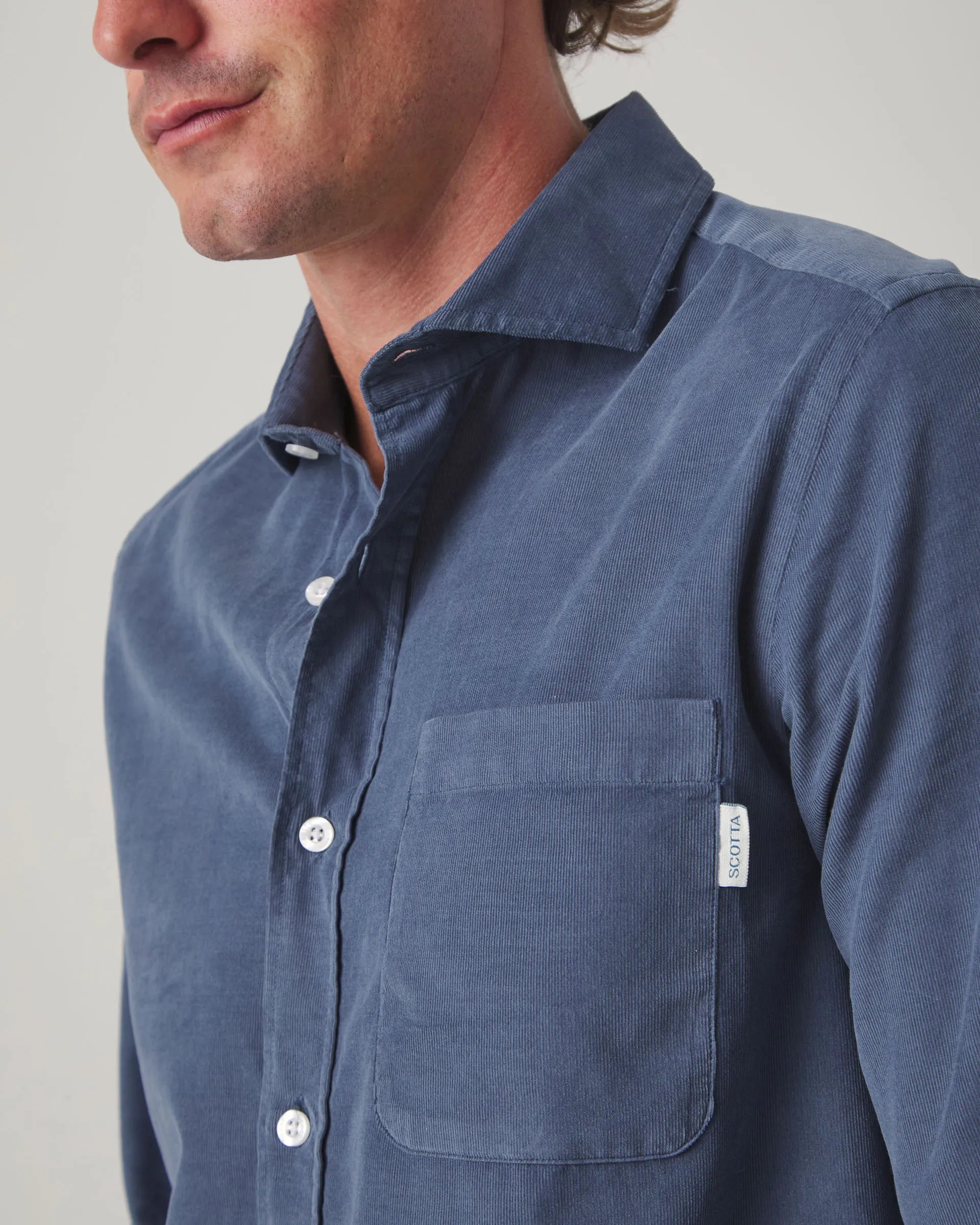 Camisa azul marino micropana