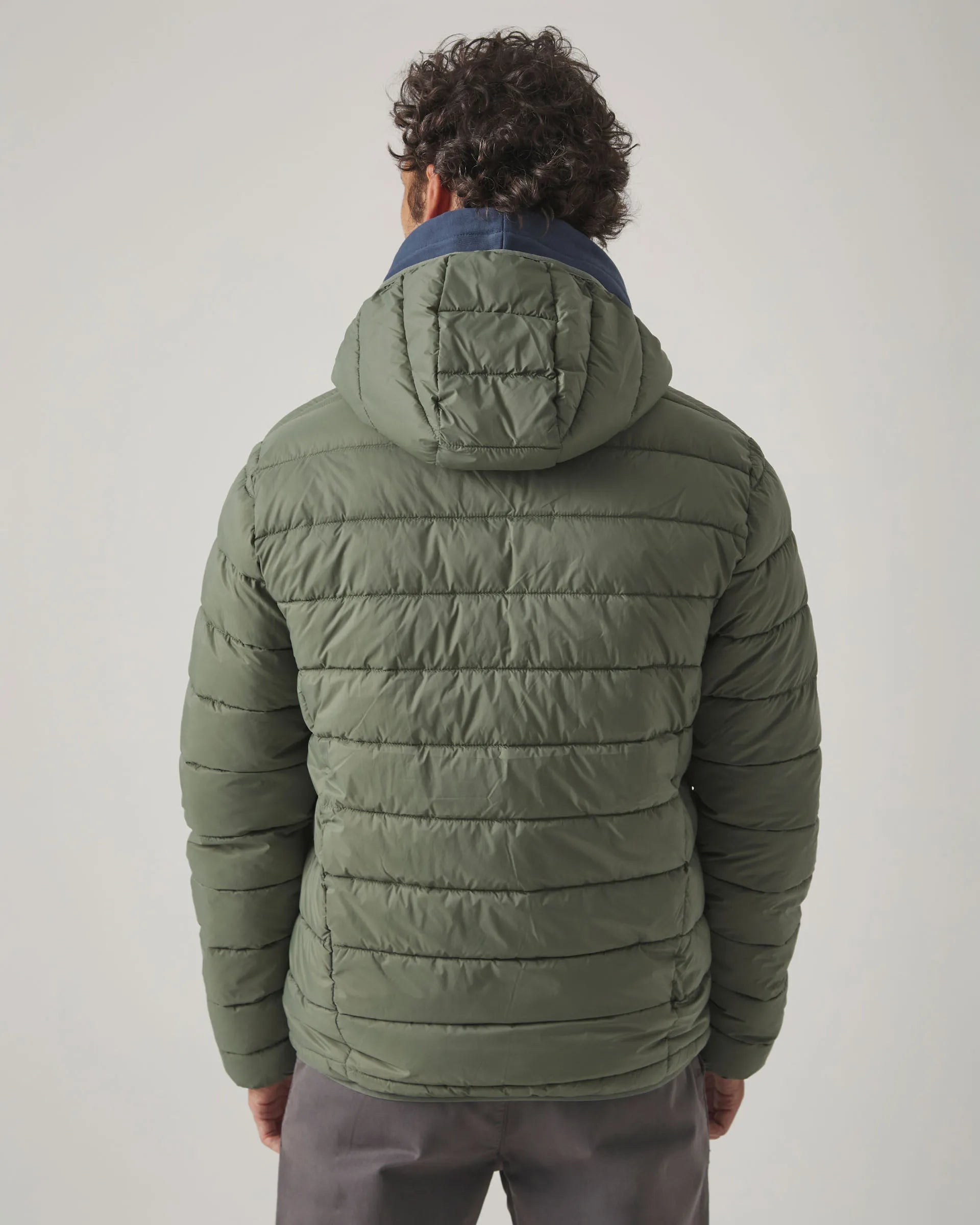 Chaqueta verde acolchada 
