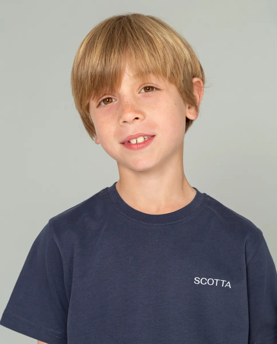 Camiseta de niño azul 