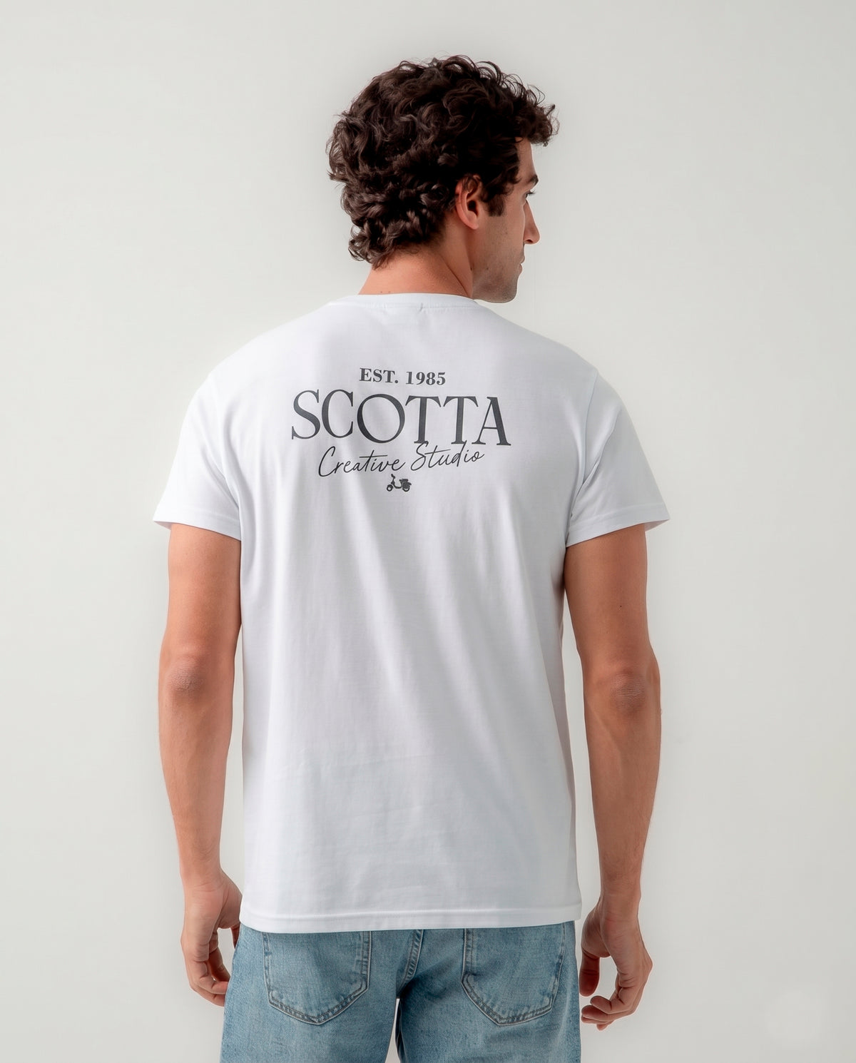 Camiseta creative studio blanco | SCOTTA
