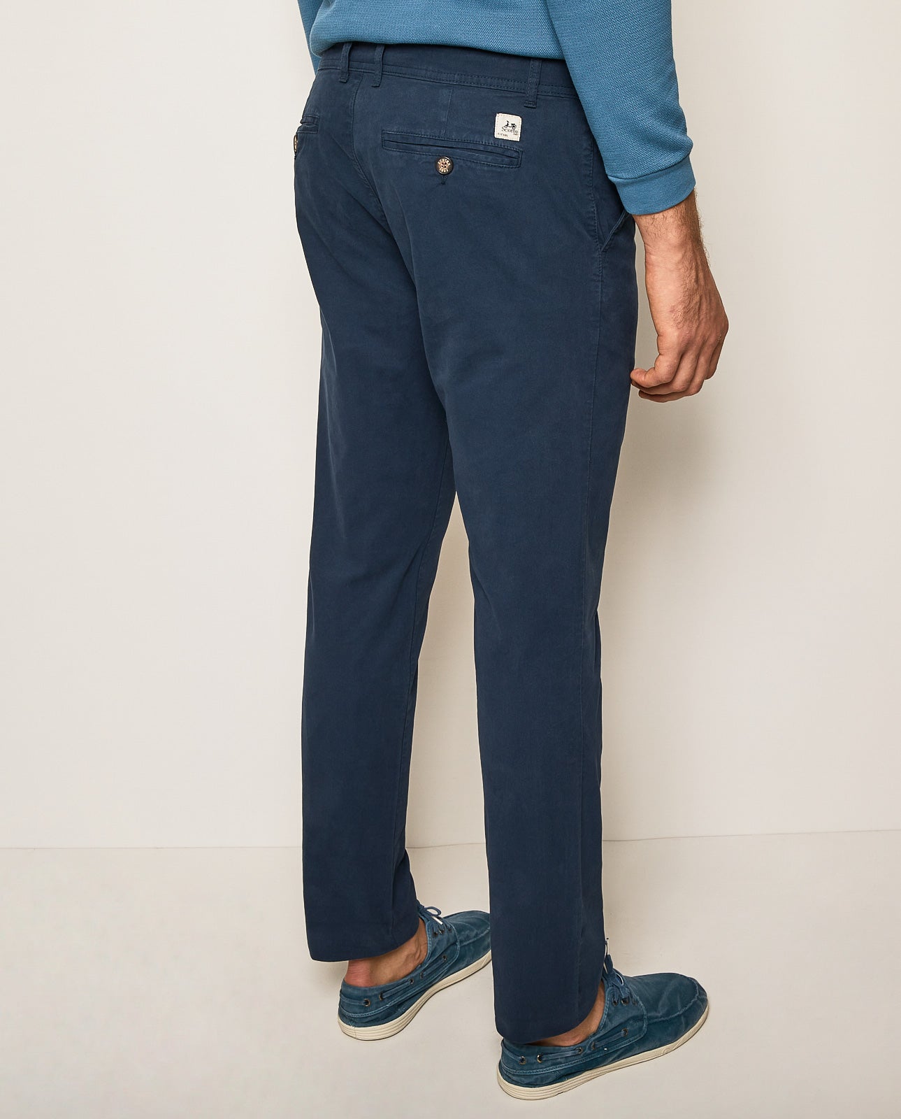 Pantalón chino slim fit marino