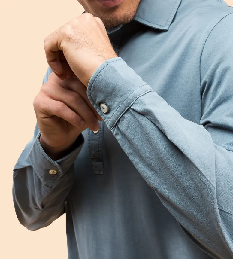 Polo de cano azul-acinzentado