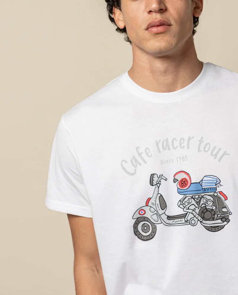 Camiseta branca de passeio de motocicleta