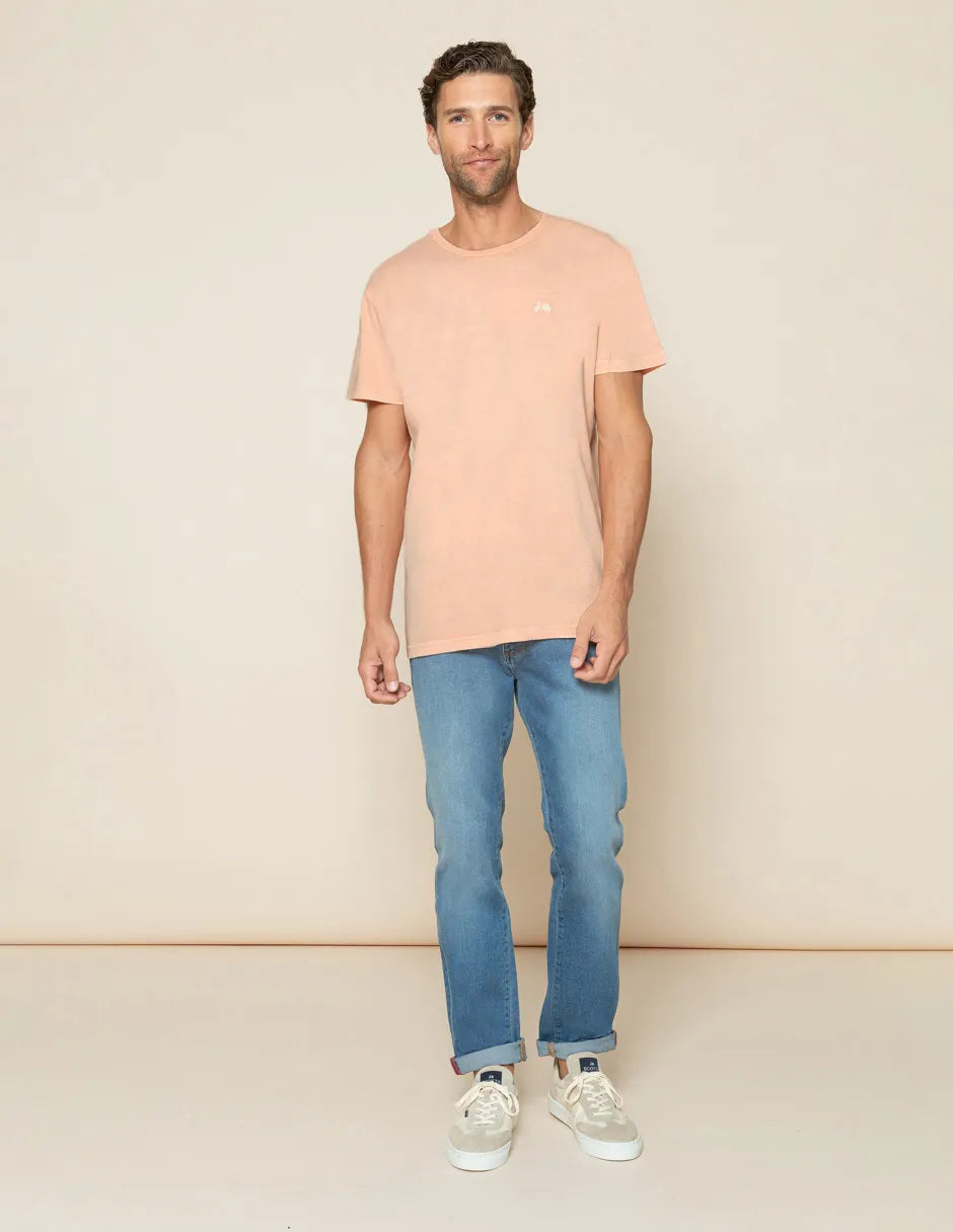 Camiseta melocotón con logo bordado