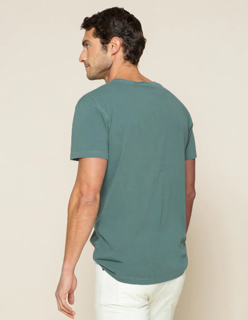 Camiseta verde con logo