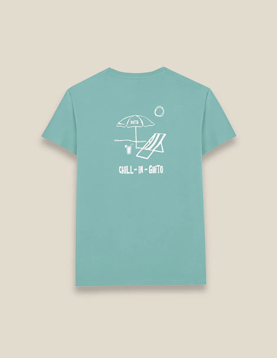 Camiseta azul con dibujo en la espalda