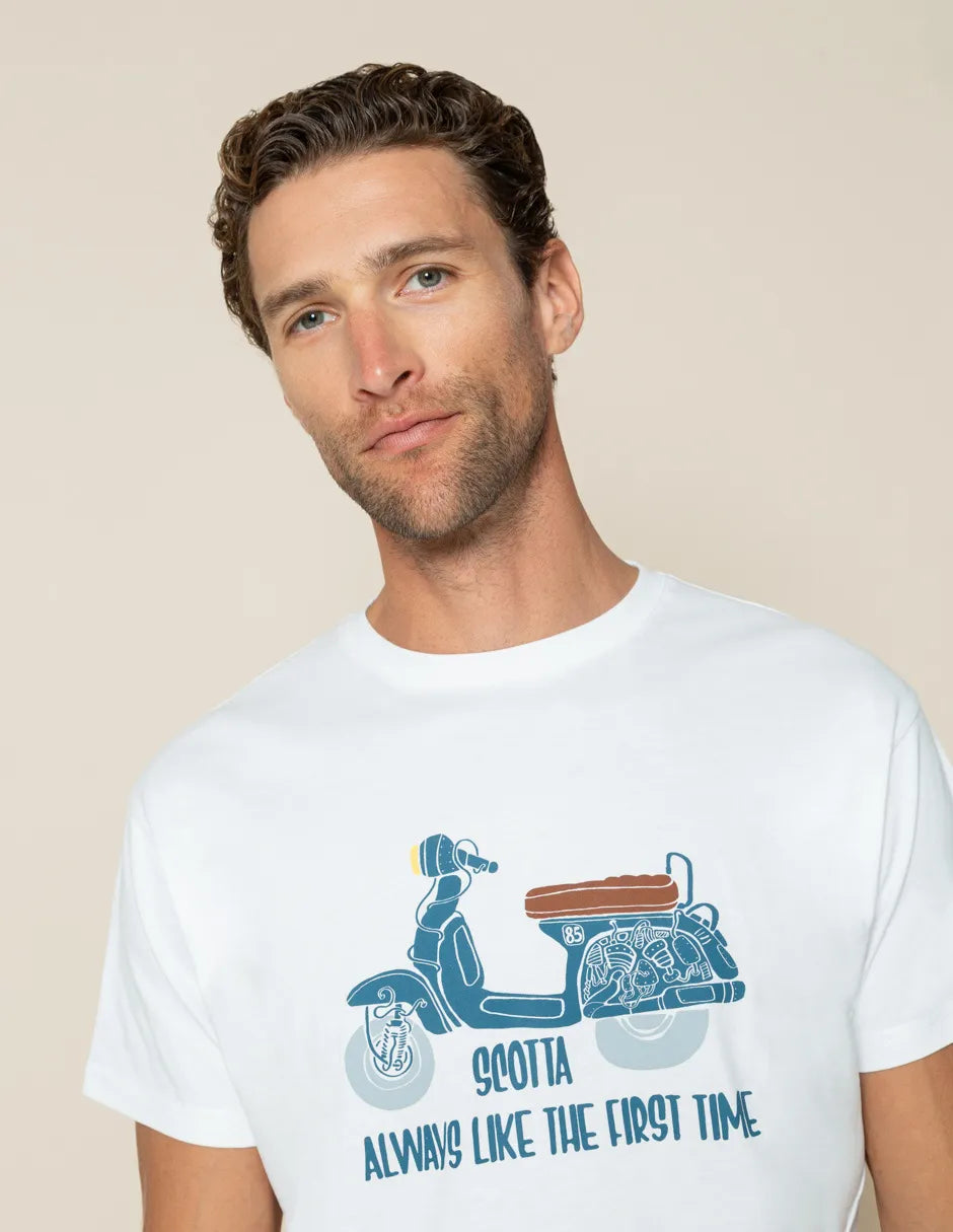 Camiseta blanca con dibujo hombre