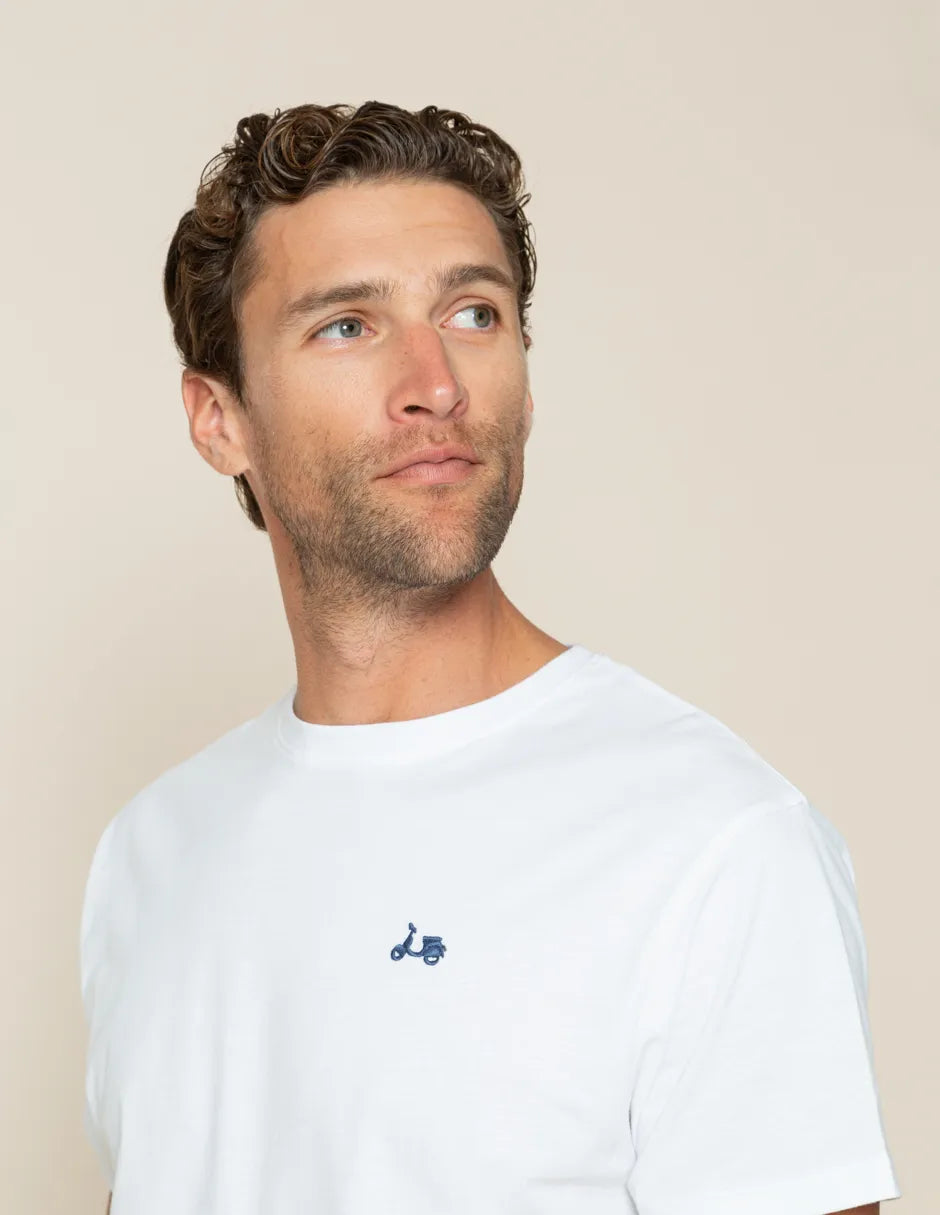 Camiseta hombre blanca con dibujo en la espalda