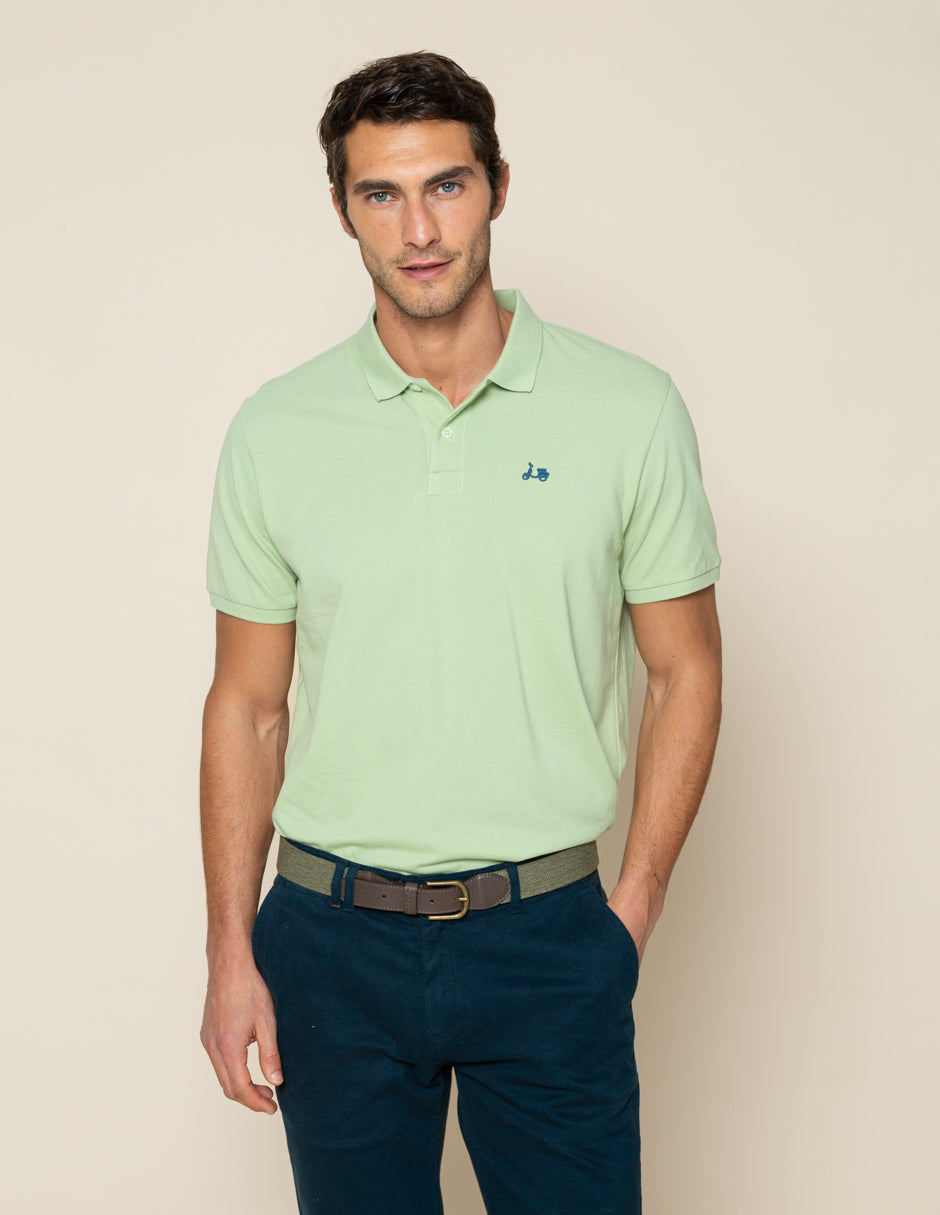 Polo hombre verde con logo