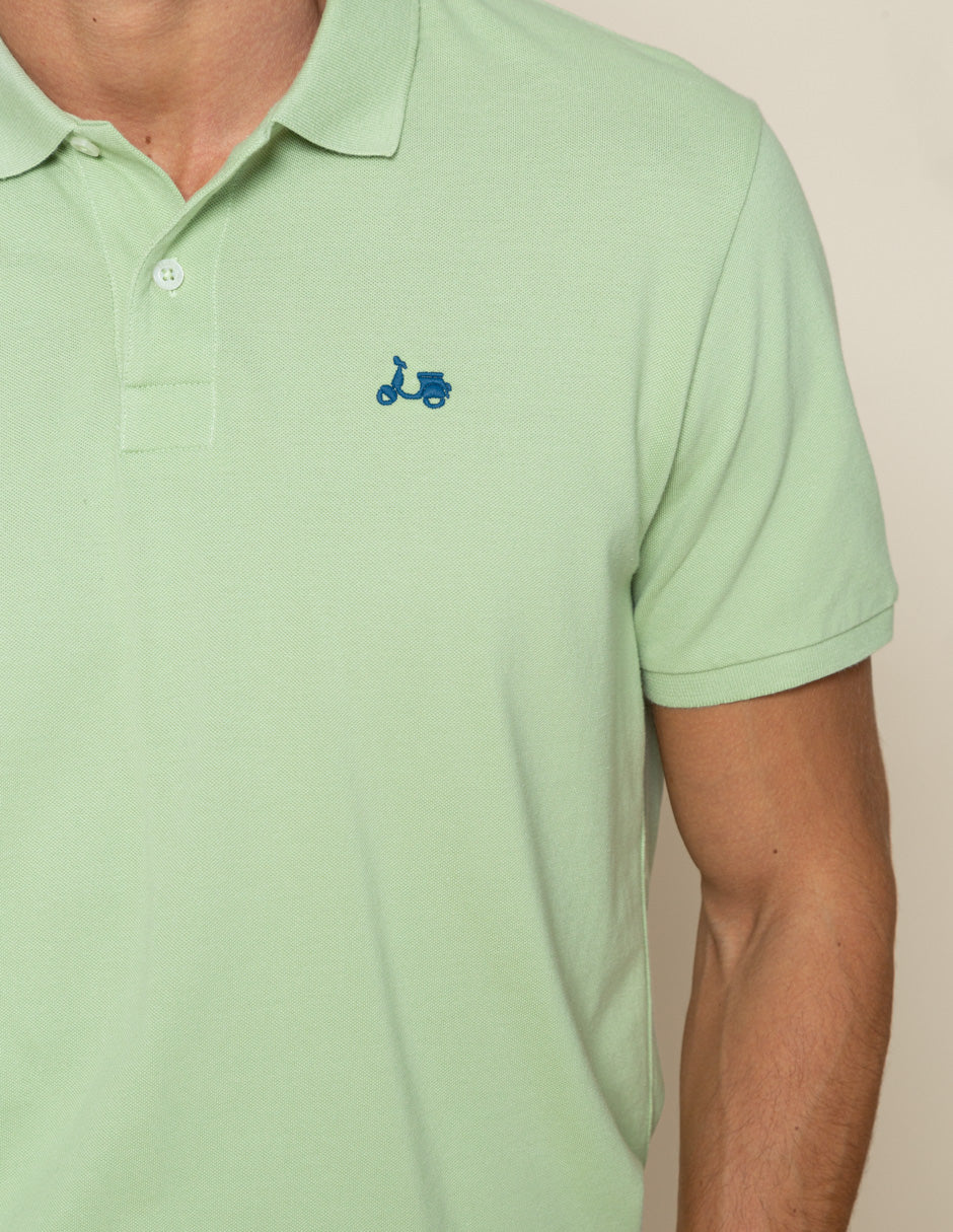 Polo hombre verde con logo