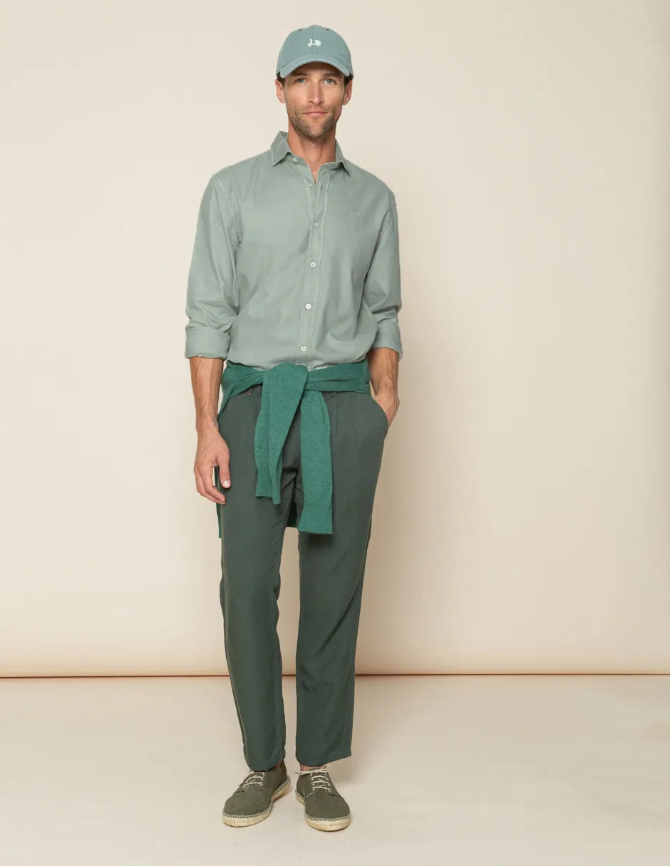 Camisa verde grisáceo