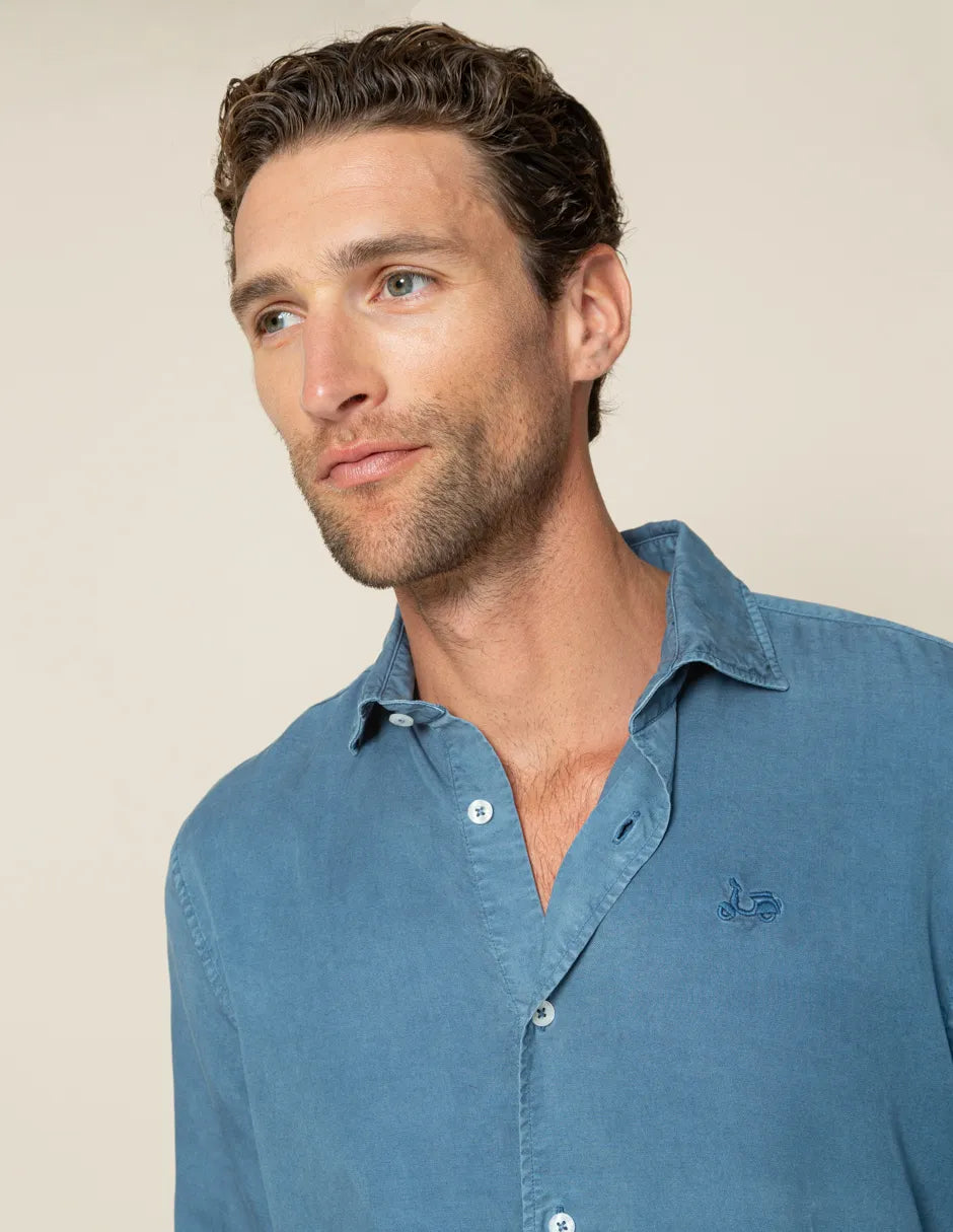 Camisa azul de hombre tencel