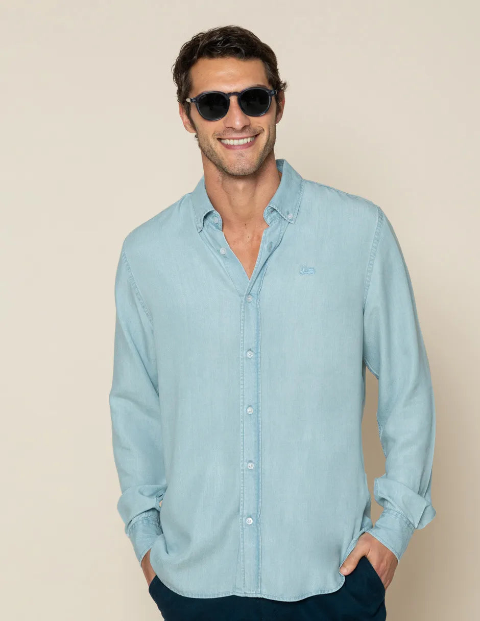 Camisa azul claro tencel hombre