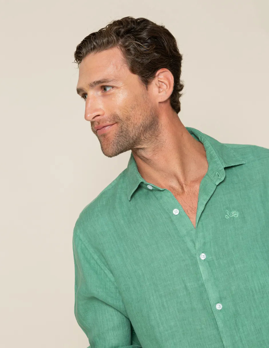 Camisa verde de lino