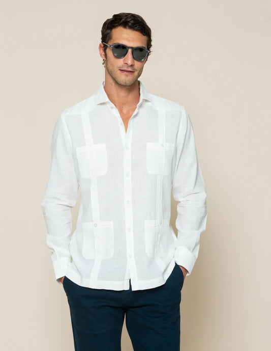 Camisa con cuatro bolsillos crudo