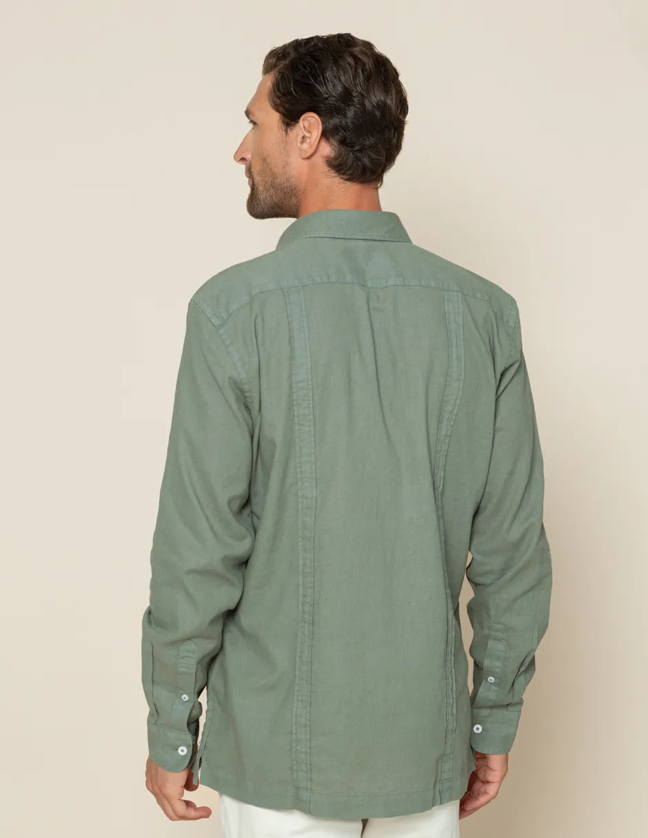 Camisa con cuatro bolsillos verde