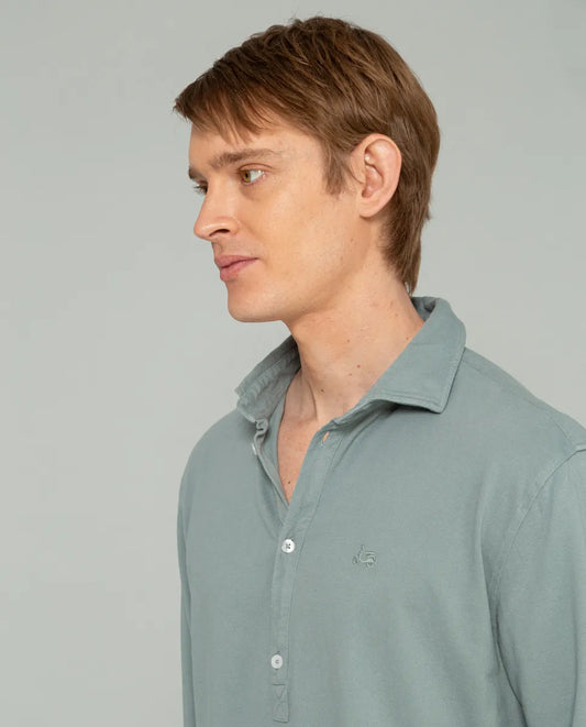 Camisa polera en verde