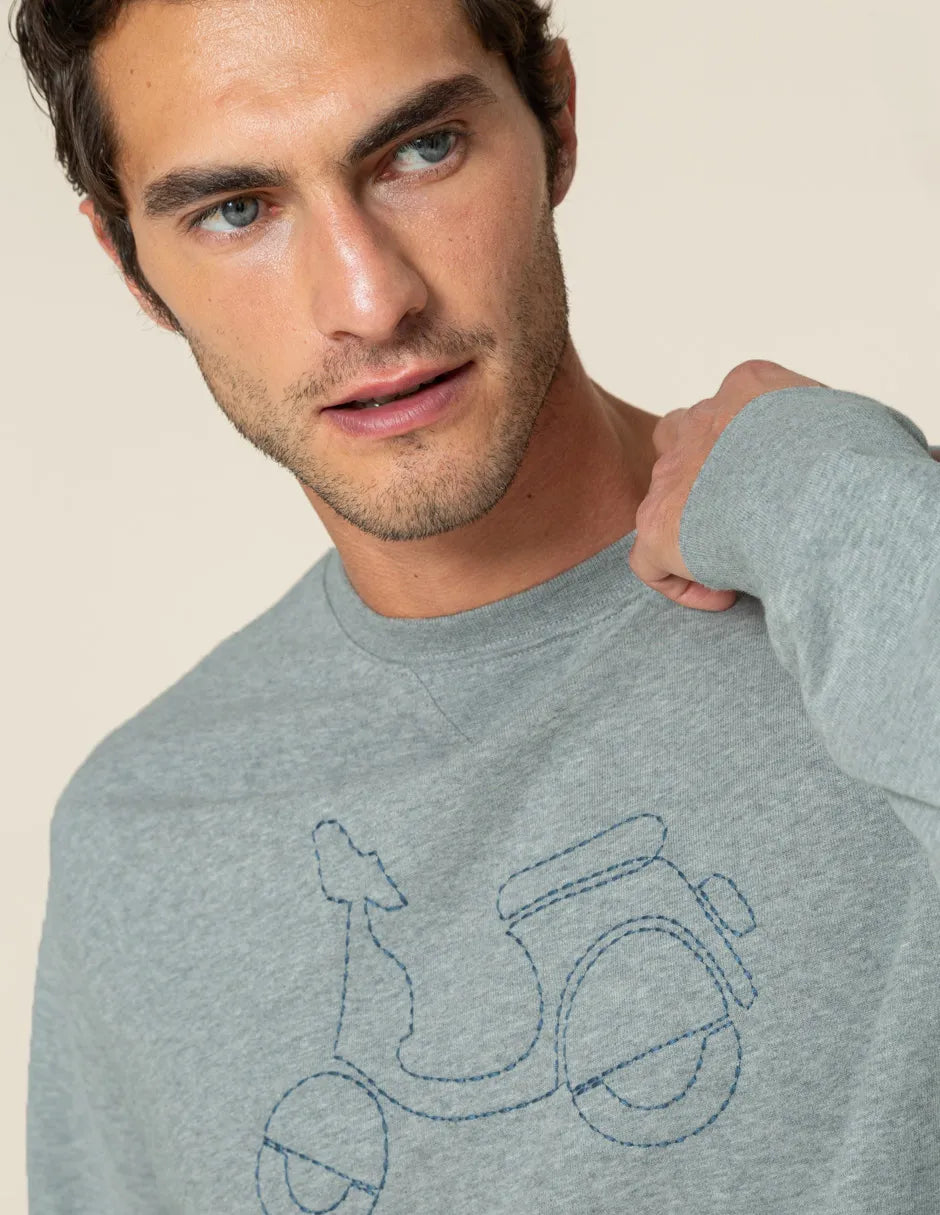 Sudadera de hombre gris bordada