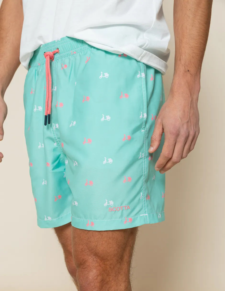 Bañador estampado azul con logos