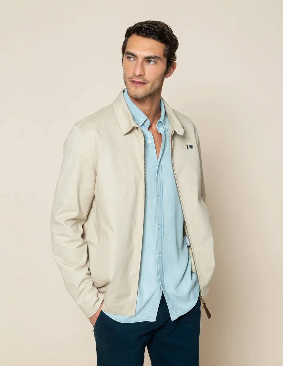 Chaqueta corta sarga beige