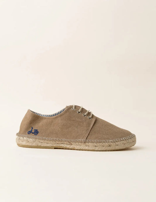 Alpargata con cordones marrón