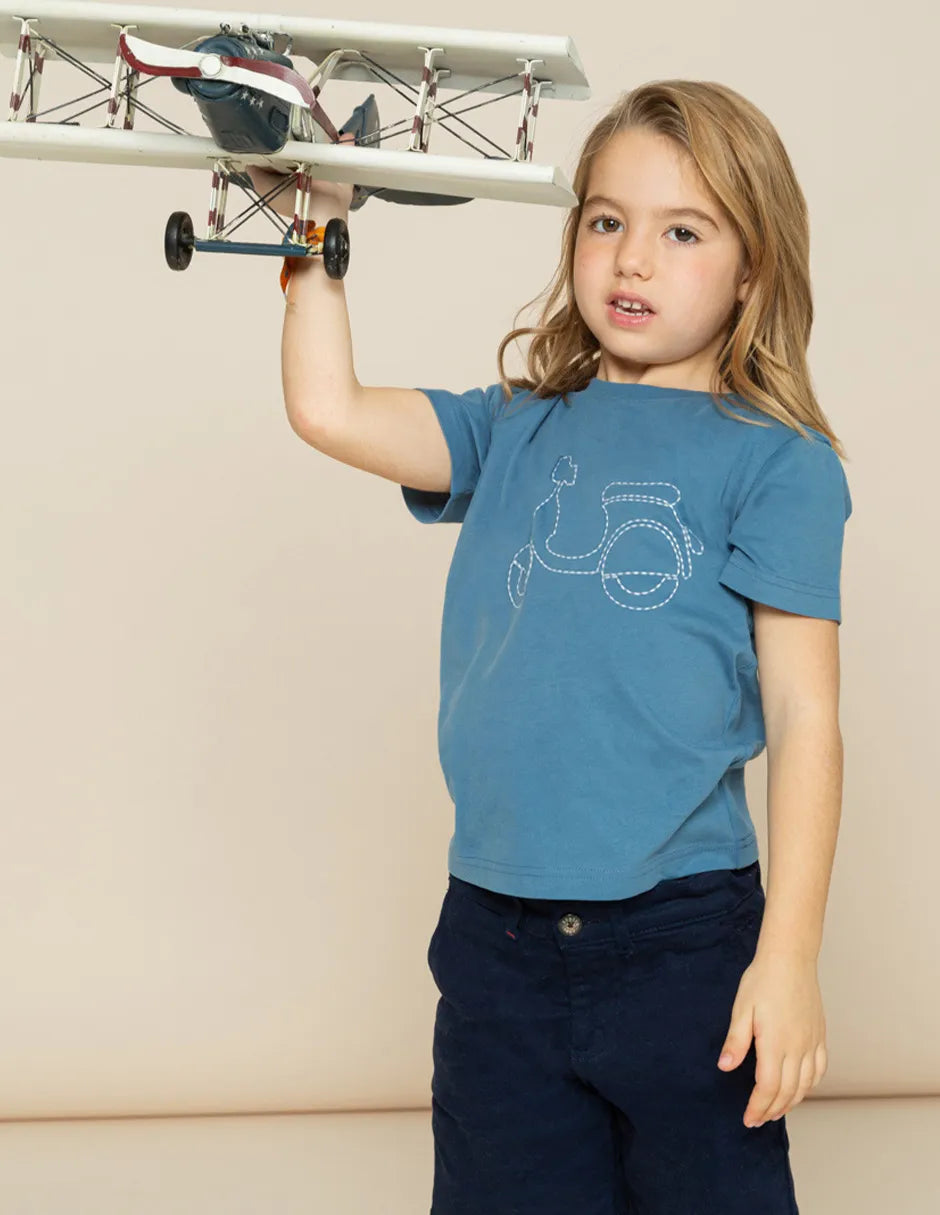 Camiseta niño azul con bordado