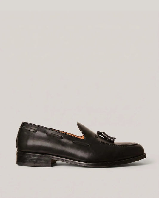 Zapato borlas negro | SCOTTA