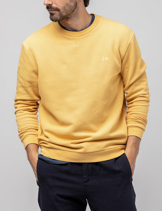 Sudadera garment dyed mostaza