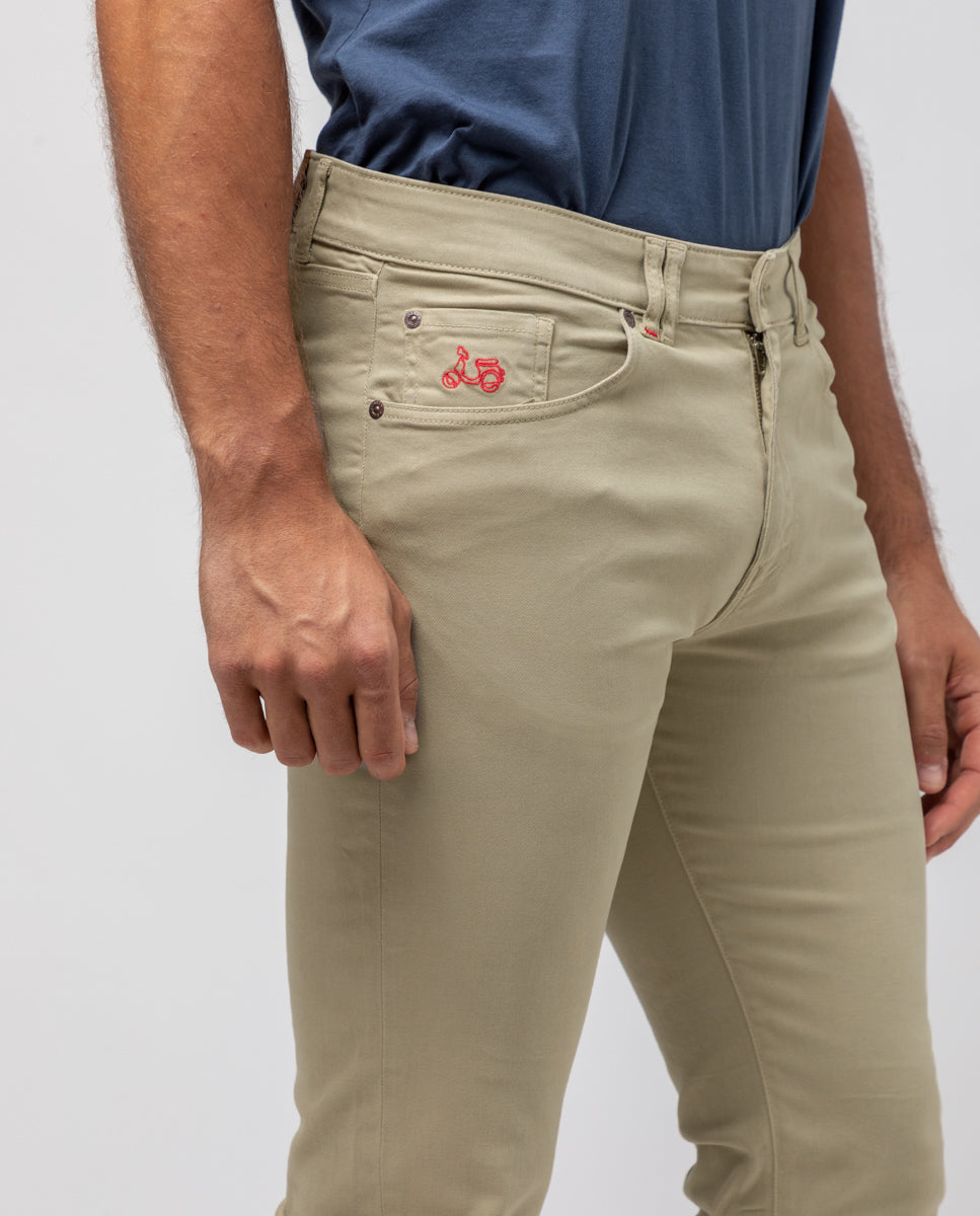 Pantalón 5 bolsillos beige