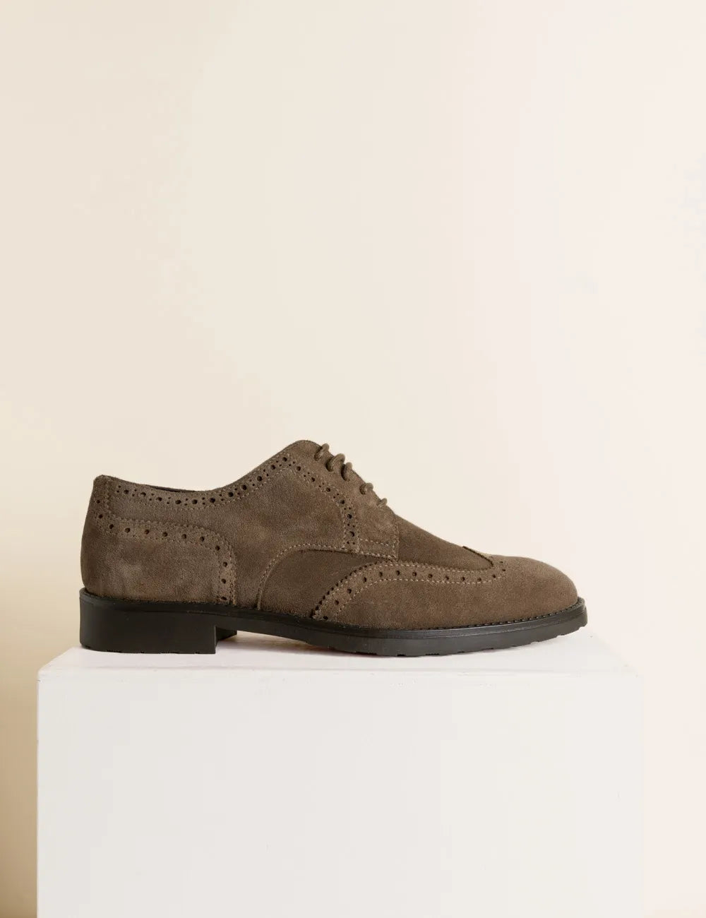 Zapato oxford picado marrón