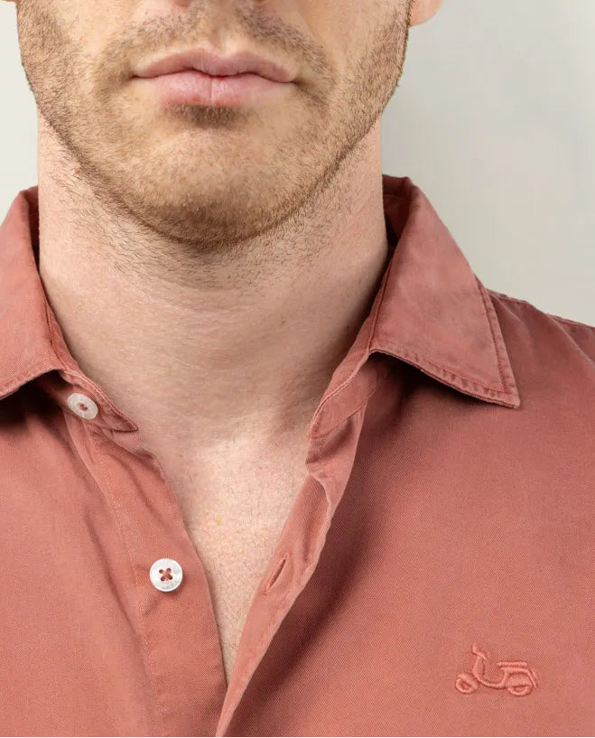 Camisa lisa de tencel color teja