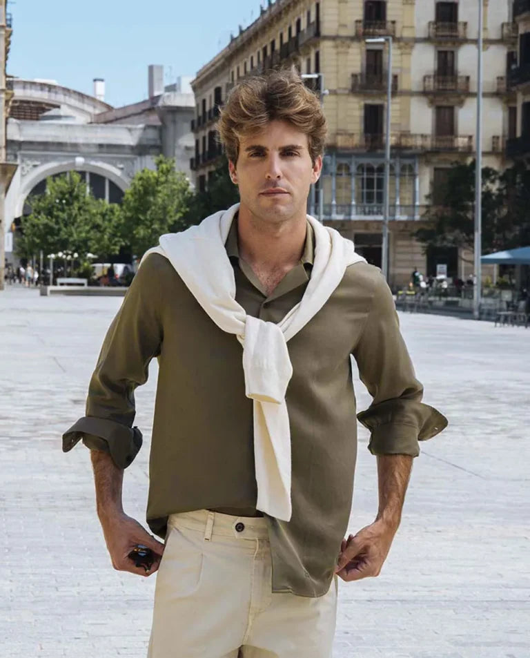 Camisa de tencel khaki con solapas