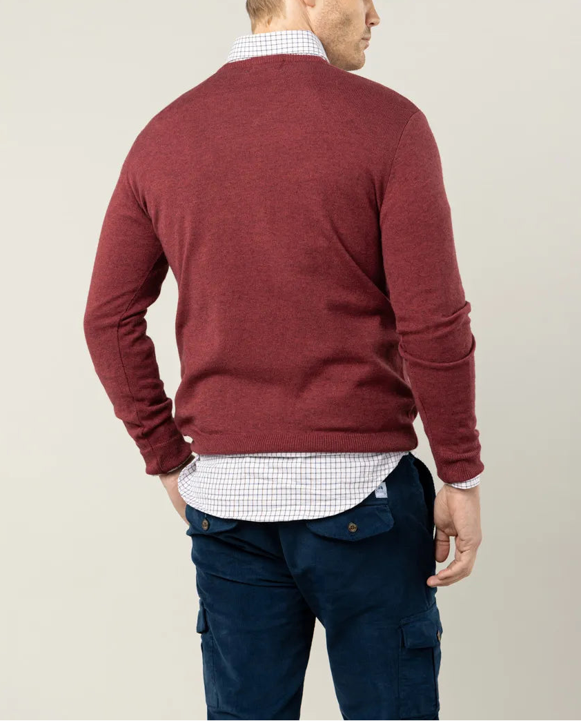 Suéter de lã bordô com decote em V