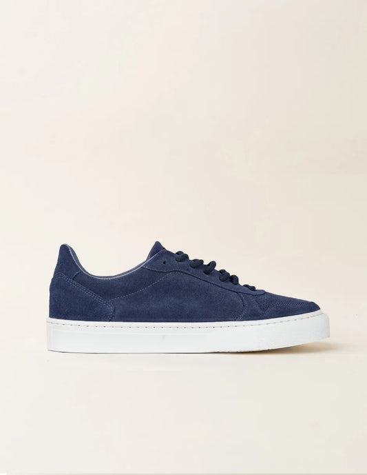 Zapatilla azul de piel con logo