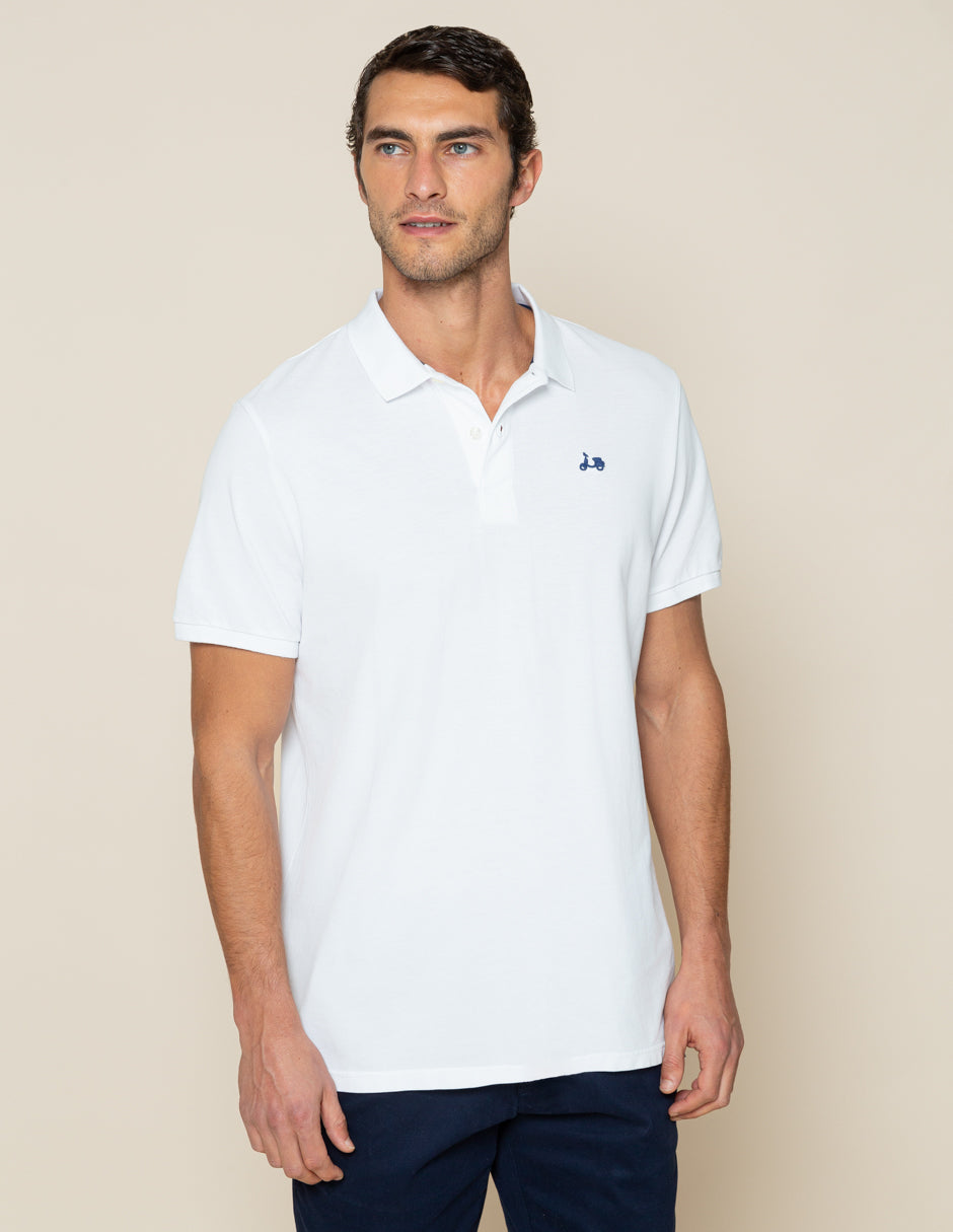 Polo hombre blanco con logo